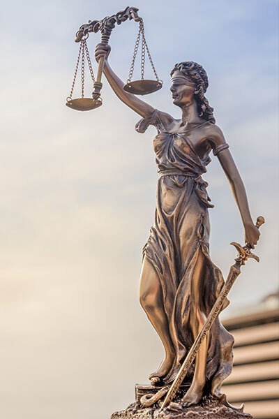 Justitia, Justiz